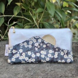 Pochette Fuji-san – argent / fleurs Liberty fabrics